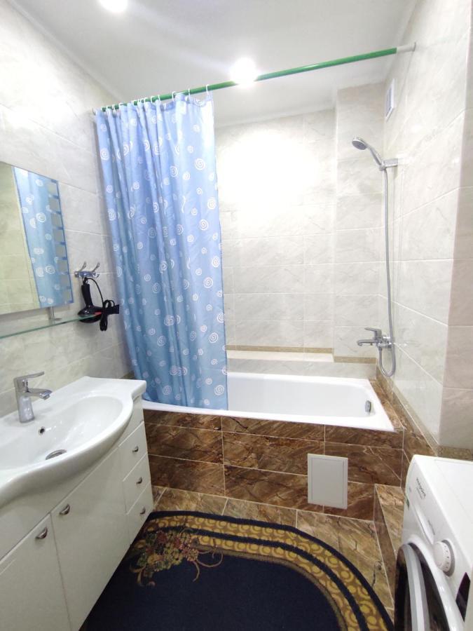 Prestigious Apartment In Bisjkek Eksteriør billede