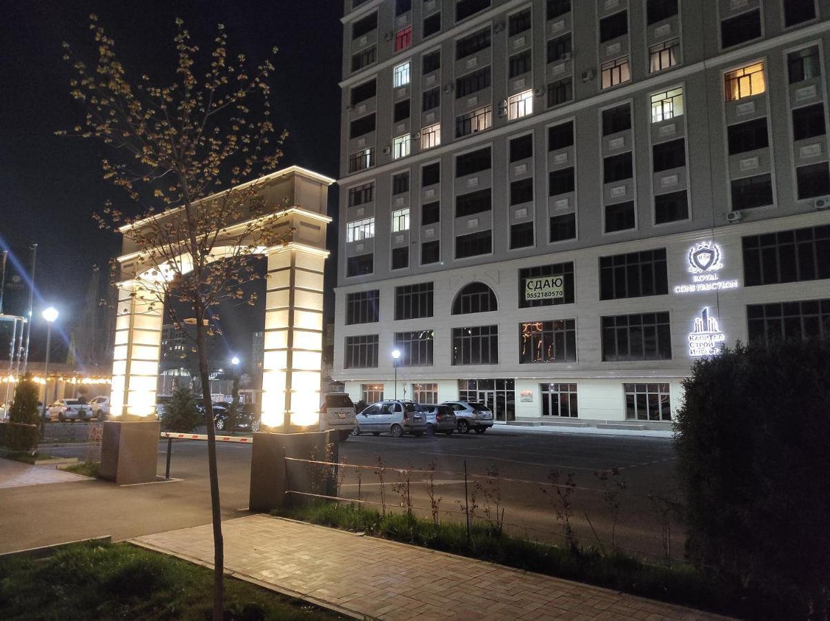 Prestigious Apartment In Bisjkek Eksteriør billede